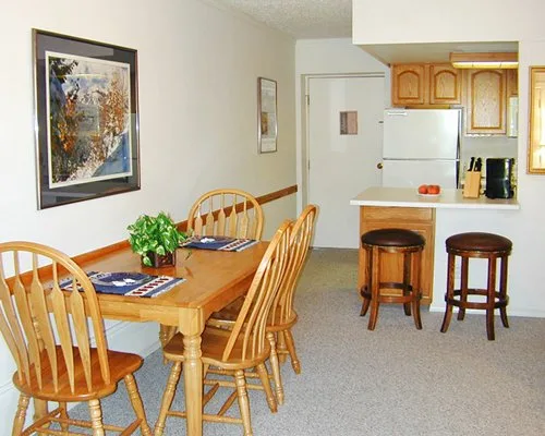 Alpenrose Condominiums & Rentals
