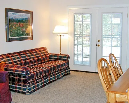 Alpenrose Condominiums & Rentals