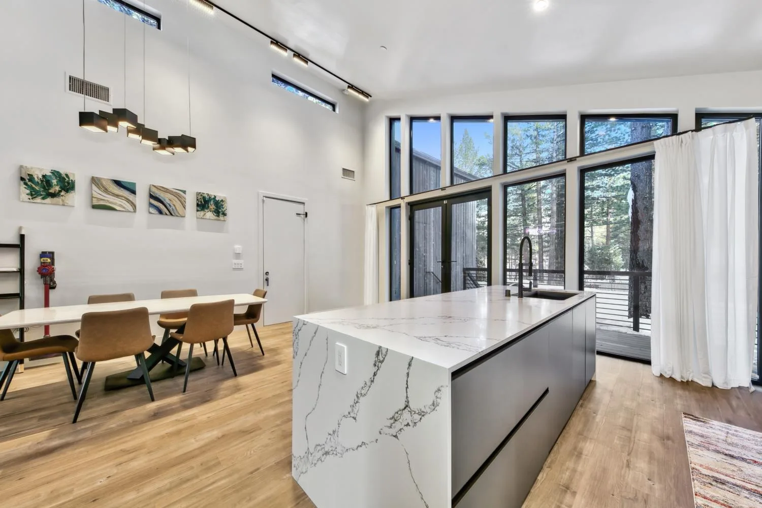 Modern Cabin Lake Tahoe