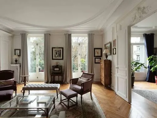 Historic Pied-à-Terre Paris