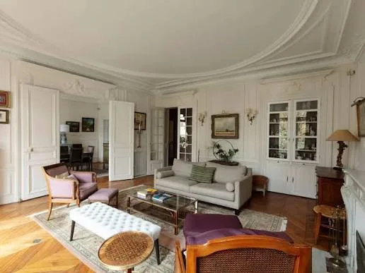 Historic Pied-à-Terre Paris