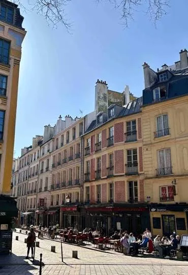 Historic Pied-à-Terre Paris