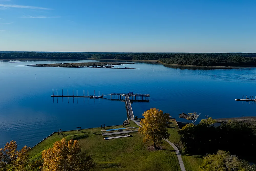 Bluewater Resort & Marina by Spinnaker Resorts